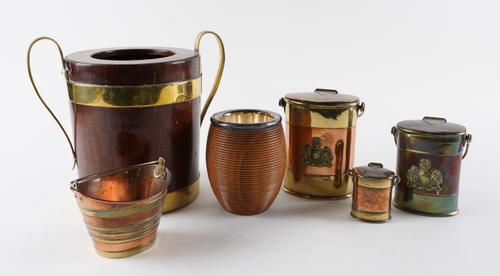 LINLEY: A RIBBED WALNUT PEN POT WITH SILVER-PLATED LINER (6)