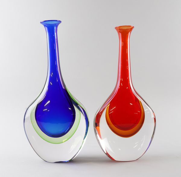 ANTONIO DE ROS FOR ARS CENEDESE: A PAIR OF ITALIAN MURANO SOMMERSO GLASS STEM VASES (2)