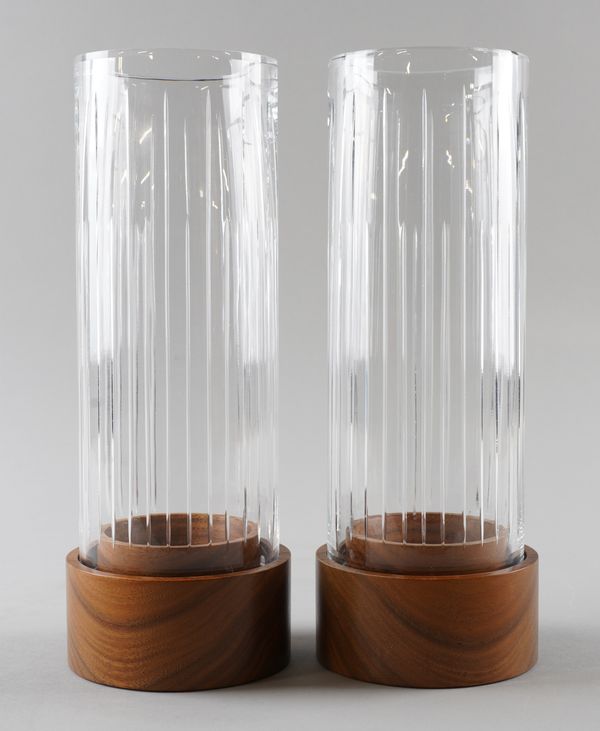 DAVID LINLEY: A PAIR WALNUT CANDLESTICK HOLDERS (2)