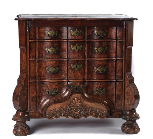 AN 18TH CENTURY DUTCH FIGURED WALNUT CHEST, CIRCA 1720