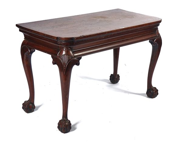 AN 18TH CENTURY MAHOGANY SERVING TABLE