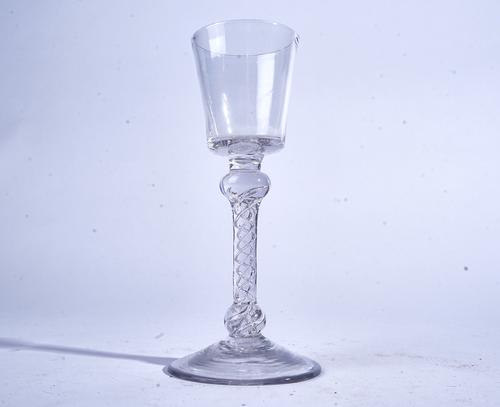 AN AIRTWIST WINE GLASS