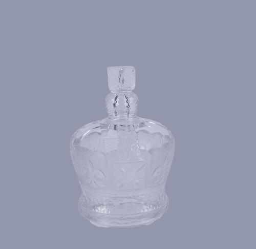 AN UNUSUAL CUT GLASS COVER