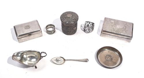 A GROUP OF FOREIGN AND PLATED WARES (8)