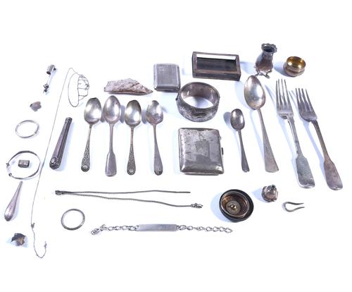 A GROUP OF SILVER AND FOREIGN WARES (29)