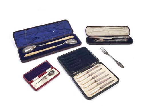 A PAIR OF VICTORIAN SILVER  CAKE SERVERS AND FOUR FURTHER ITEMS (5)