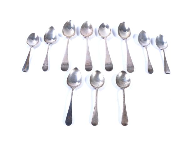 TWO COFFEE SPOONS, FIVE SMALL SPOONS AND FOUR TEASPOONS (11)