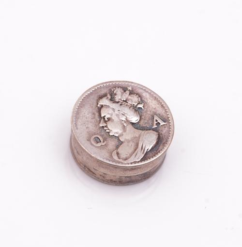 A QUEEN ANNE SILVER COUNTER BOX