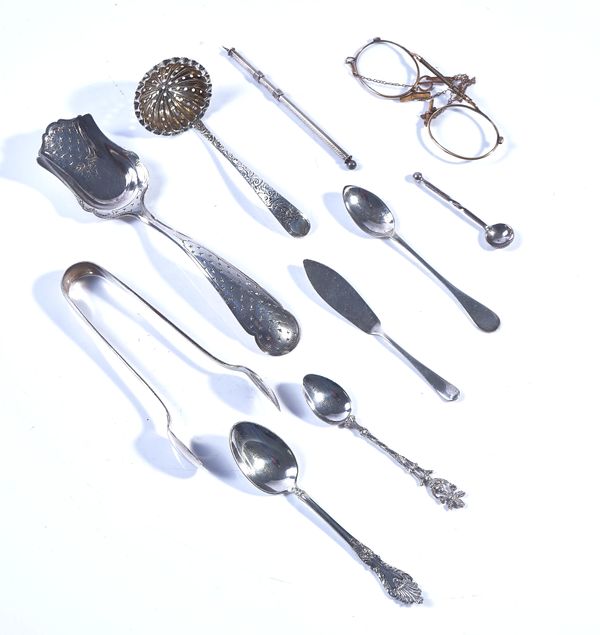 A DUTCH PRESERVE SPOON AND NINE FURTHER ITEMS (10)