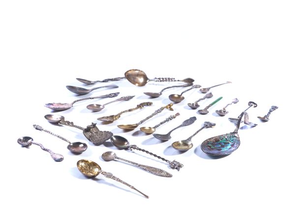 A COLLECTION OF SILVER AND FOREIGN SPOONS (47)