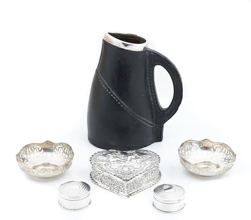 A EUROPEAN HEART SHAPED BOX AND A GROUP OF SILVER AND SILVER MOUNTED WARES (6)