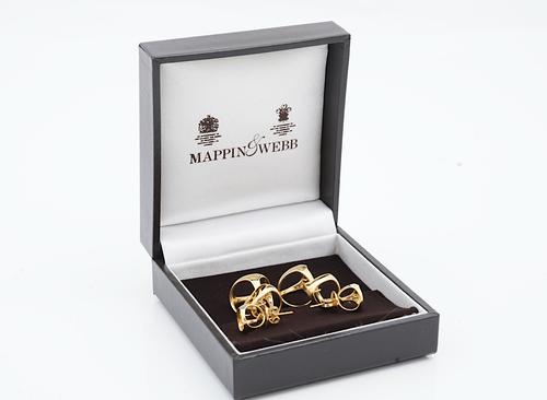 A PAIR OF 18CT GOLD PENDANT EARRINGS