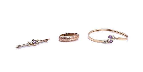A 9CT GOLD, AMETHYST AND DIAMOND BANGLE AND TWO FURTHER ITEMS (3)