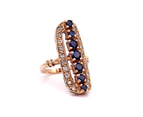 A GOLD, SAPPHIRE AND DIAMOND RING