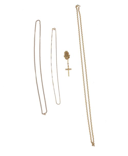 FOUR NECKCHAINS AND A PENDANT CROSS (5)