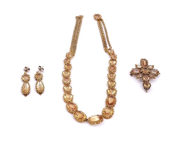 A GOLD AND TOPAZ SUITE OF JEWELLERY (3)