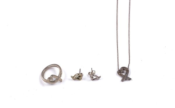 A SMALL GROUP OF TIFFANY & CO SILVER JEWELLERY (3)