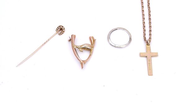 A 9CT GOLD PENDANT CROSS WITH A GOLD NECKCHAIN AND THREE FURTHER ITEMS (5)