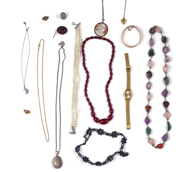 A GROUP OF MOSTLY JEWELLERY (QTY)
