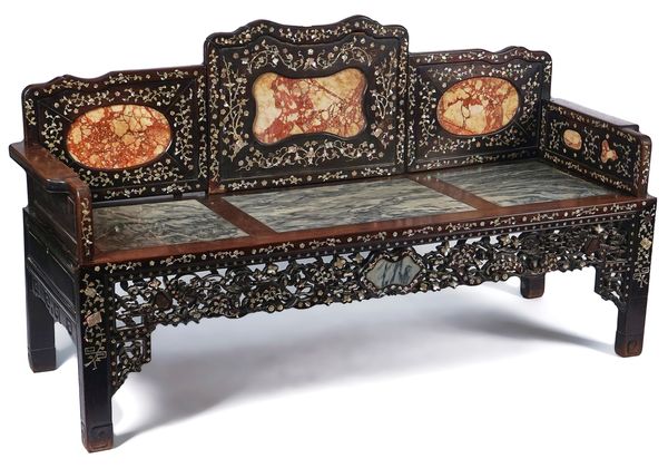 A LATE 19TH / EARLY 20TH CENTURY CHINESE-EXPORT BENCH