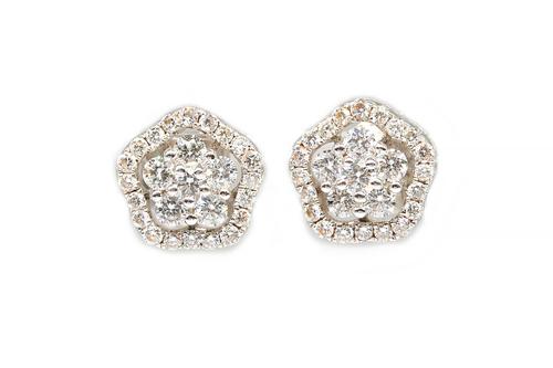 A PAIR OF 18CT WHITE GOLD AND DIAMOND CLUSTER EARSTUDS
