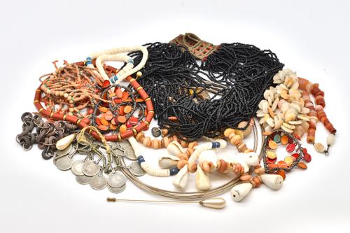 A NECKLACE MADE FROM MOROCCAN FIVE FRANC COINS AND FURTHER TRIBAL AND COSTUME JEWELLERY (17)