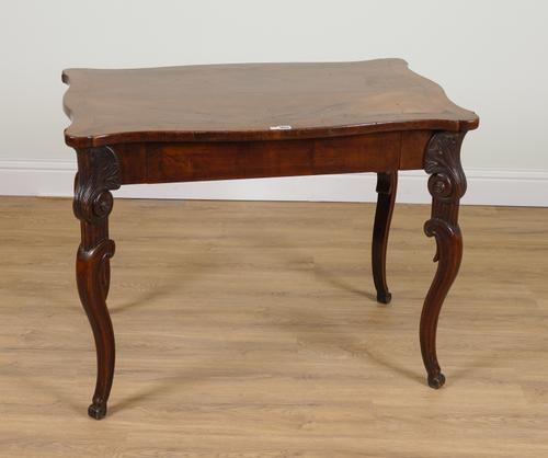 AN 18TH CENTURY ITALIAN SHAPED WALNUT SINGLE DRAWER CENTRE TABLE