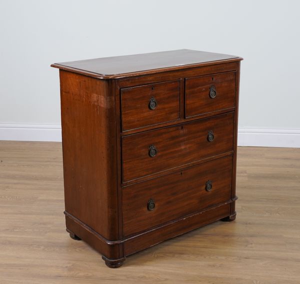 A SMALL VICTORIAN MAHOGANY FIVE DRAWER CHEST OF DRAWERS