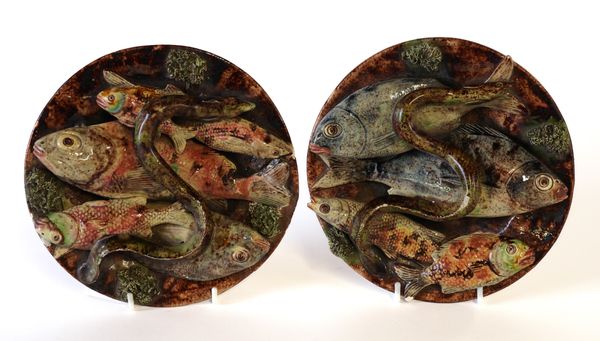 A PAIR OF CALDAS DA RAINHA ( JOSE A. CUNHA) PALISSY STYLE SMALL DISHES (2)