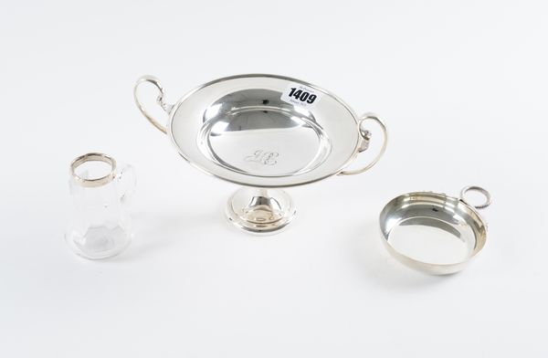 A SILVER TWIN HANDLED PEDESTAL DISH AND TWO FURTHER ITEMS (3)