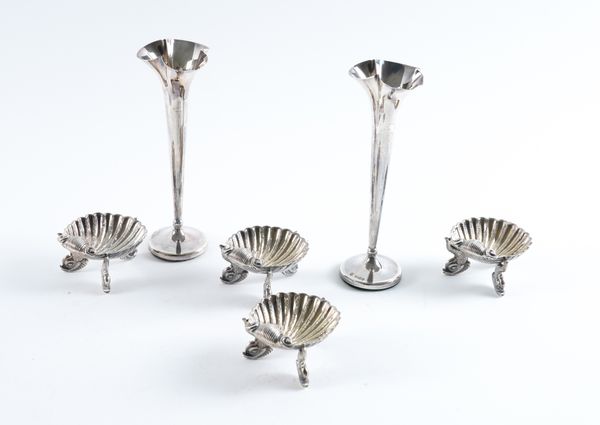 A SET OF FOUR SILVER SALTS AND FURTHER ITEMS (QTY)