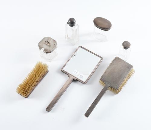 A SILVER MOUNTED THREE PIECE PART DRESSING SET AND FOUR FURTHER ITEMS (7)