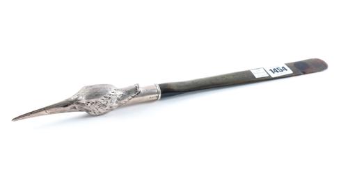 A VICTORIAN SILVER HANDLED PAPER KNIFE