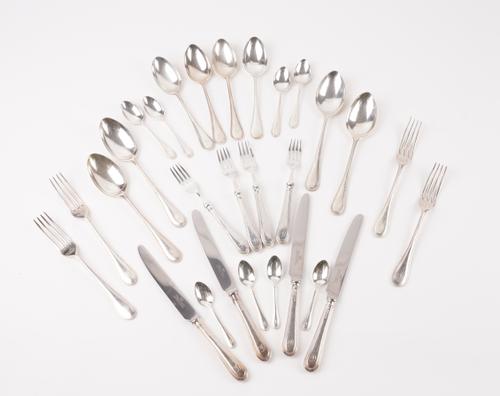 A SILVER TABLE SERVICE FOR TWELVE PLACE SETTINGS (114)