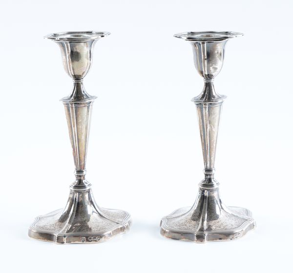 A PAIR OF LATE VICTORIAN SILVER TABLE CANDLESTICKS (2)