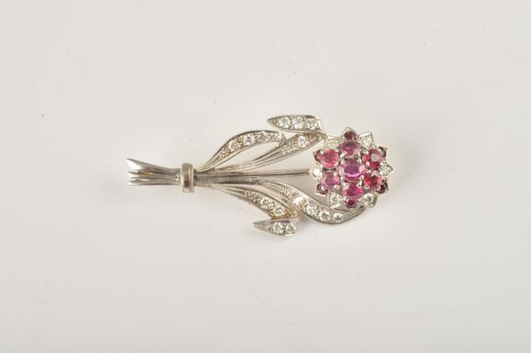 A WHITE GOLD, RUBY AND DIAMOND BROOCH