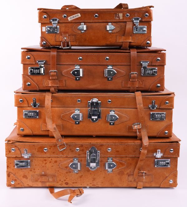 GIOVANNI: A GRADUATED SET OF FOUR ITALIAN LEATHER SUITCASES (4)