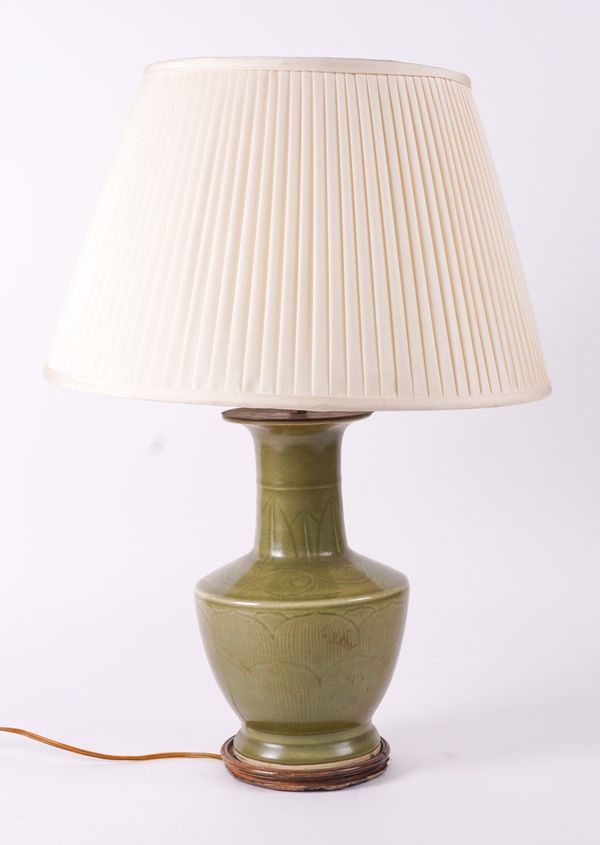 A CHINESE CELADON GLAZED CERAMIC BALUSTER TABLE LAMP