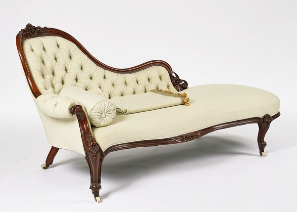 A VICTORIAN MAHOGANY CHAISE LOUNGE