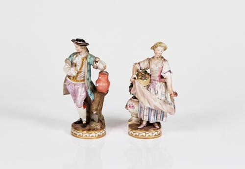 A PAIR OF MEISSEN FIGURES OF GARDENERS