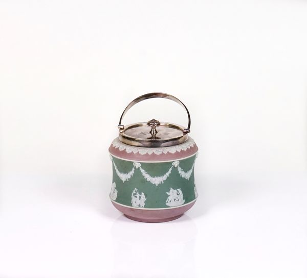 A WEDGWOOD TRI-COLOUR JASPER BISCUIT BARREL WITH PLATED COVER AND MOUNTS