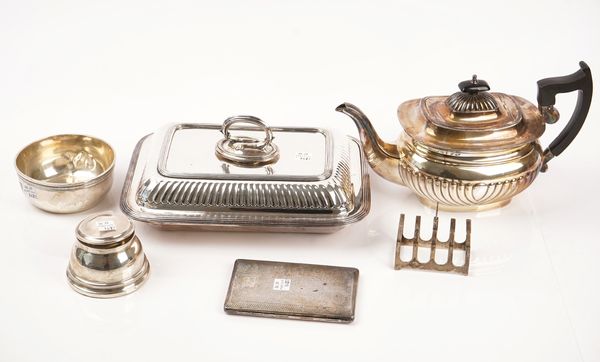 Three items of silver and three plated items (6)