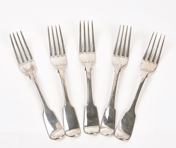 Five silver fiddle pattern table forks (5)