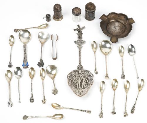 A group of silver, foreign and plated wares (26)