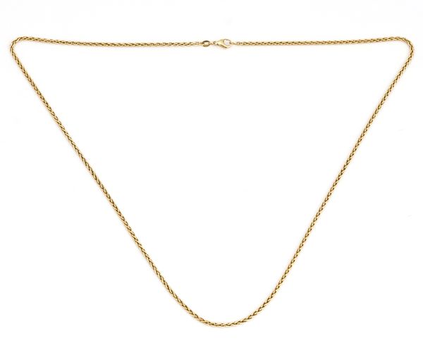 A gold neckchain detailed 750