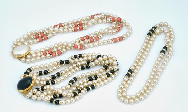 Three costume necklaces (3)