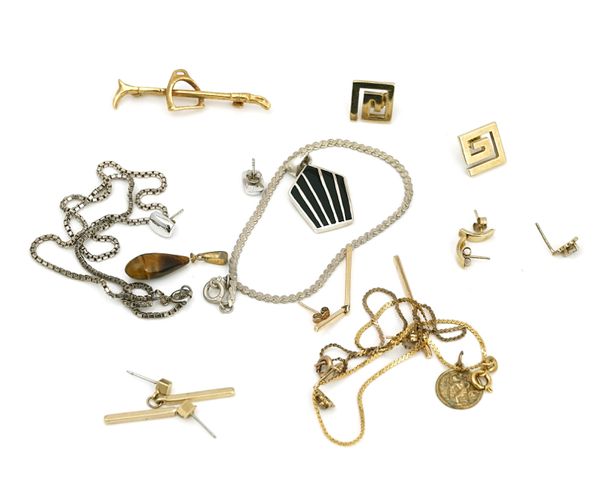 A collection gold and silver jewellery (14)