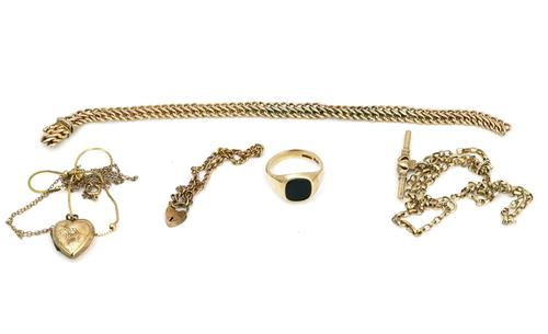 A 9ct gold and black onyx signet ring and seven further items (8)