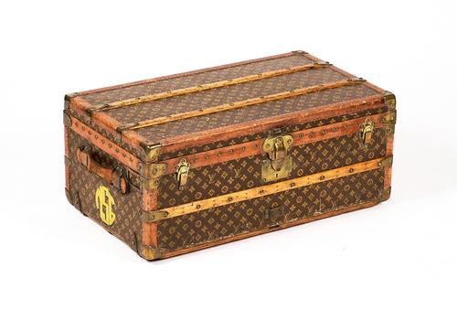 A LOUIS VUITTON STYLE CABIN TRUNK