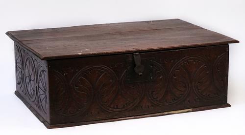 A 17TH CENTURY OAK BIBLE BOX